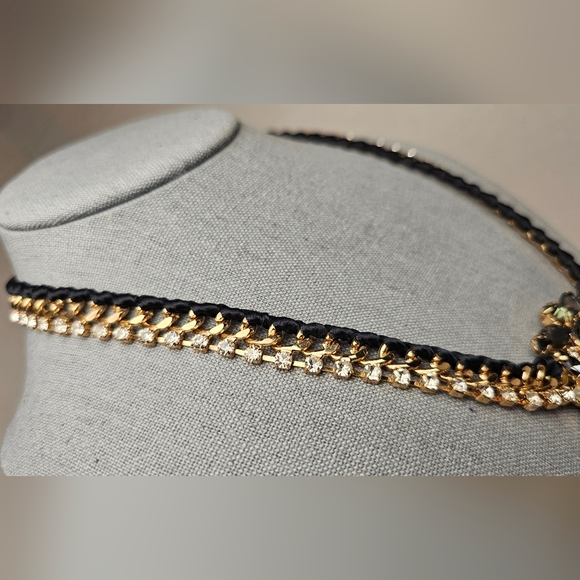 [GUESS] Gold Tone Multi-Color Stones Collar Statement Necklace - Picture 8 of 16